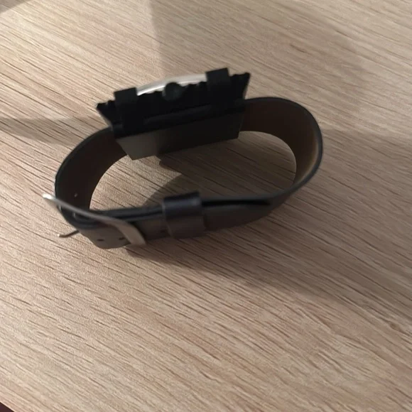 Watch - Picture 3 of 3